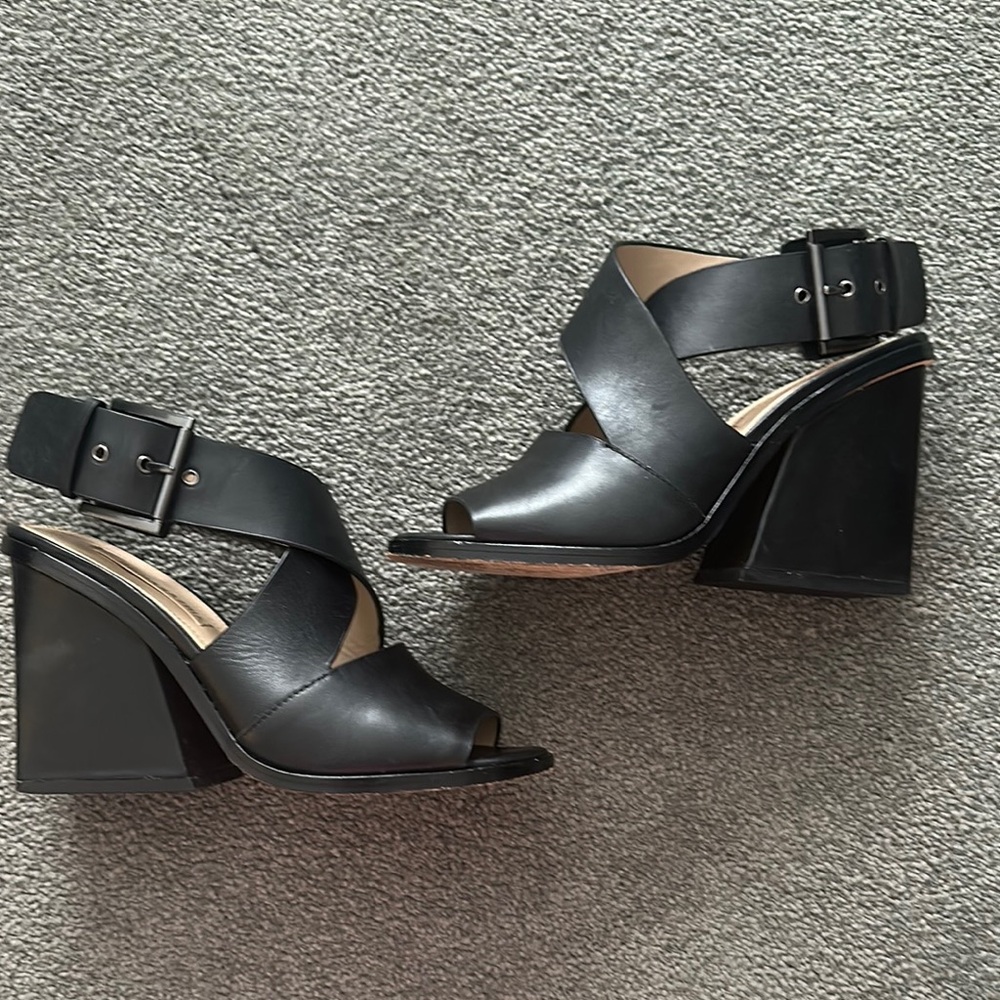 BCBG MaxAzria black leather block heel shoes with ankle strap size 7